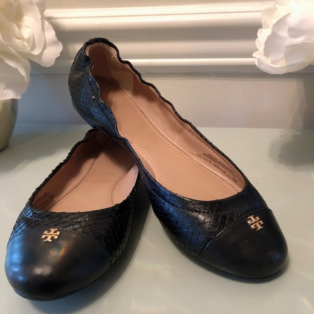 75.00 - EUC Black Tory Burch Flats
